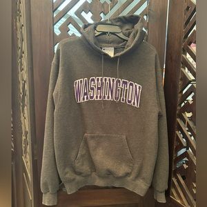 University of Washington M sweatshirt hoodie Huskies Seattle